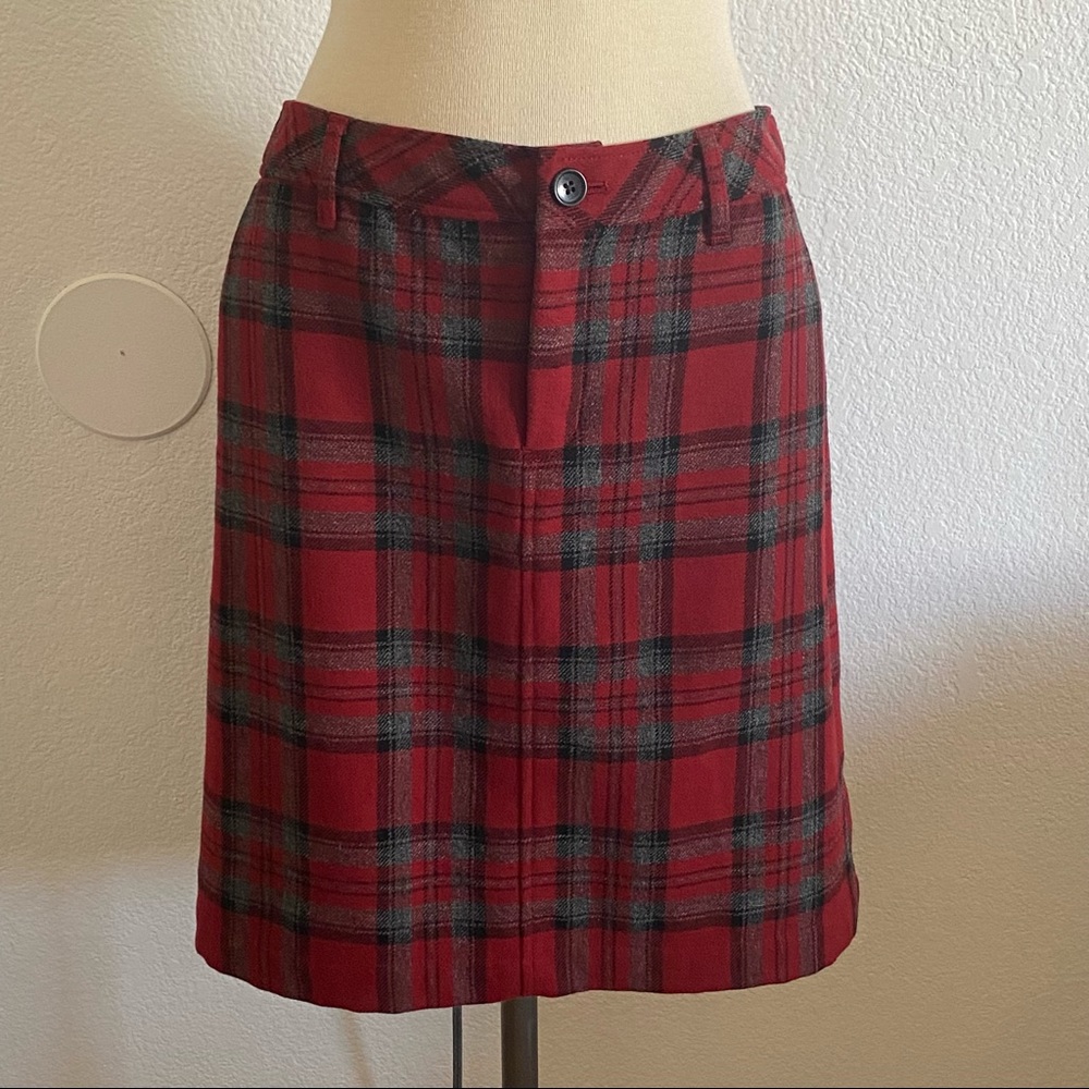 Eddie Bauer 100% wool plaid skirt size 2